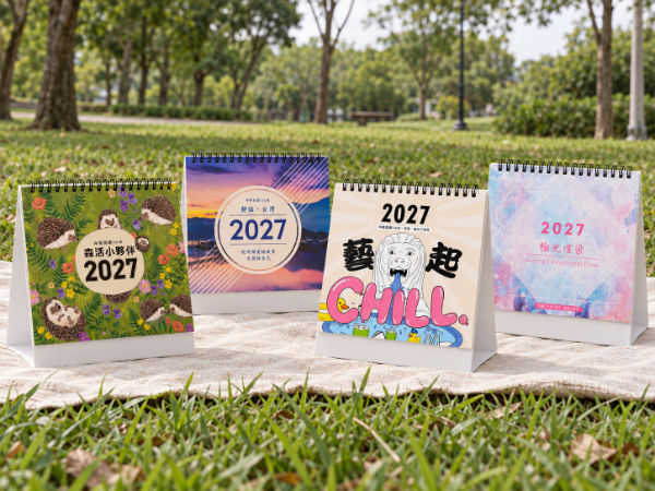 2027我的桌上小風景-質感三角桌曆-森活小夥伴・台灣製造